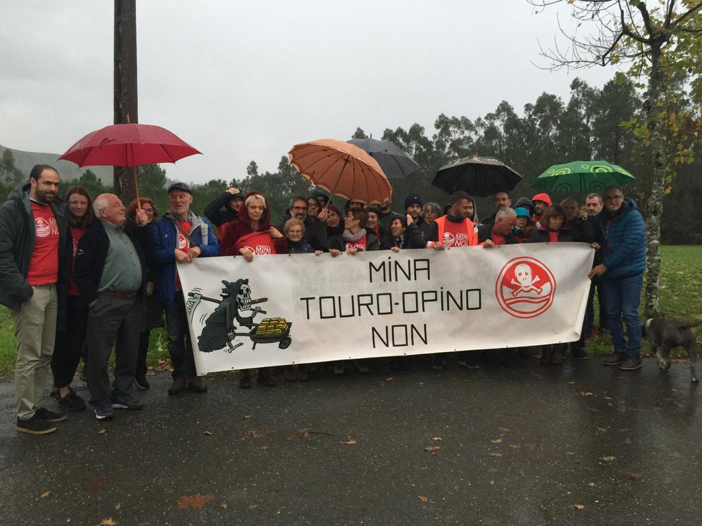 Membros de Máis País visitan a mina de&nbsp;Touro